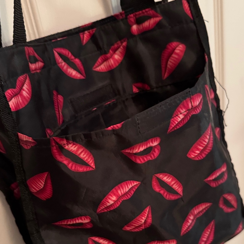 Fun Black and Pink Lips Print Tote Bag